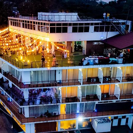 Sky View Grand Hotel Kandy Exterior foto