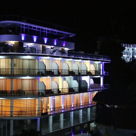 Sky View Grand Hotel Kandy Exterior foto