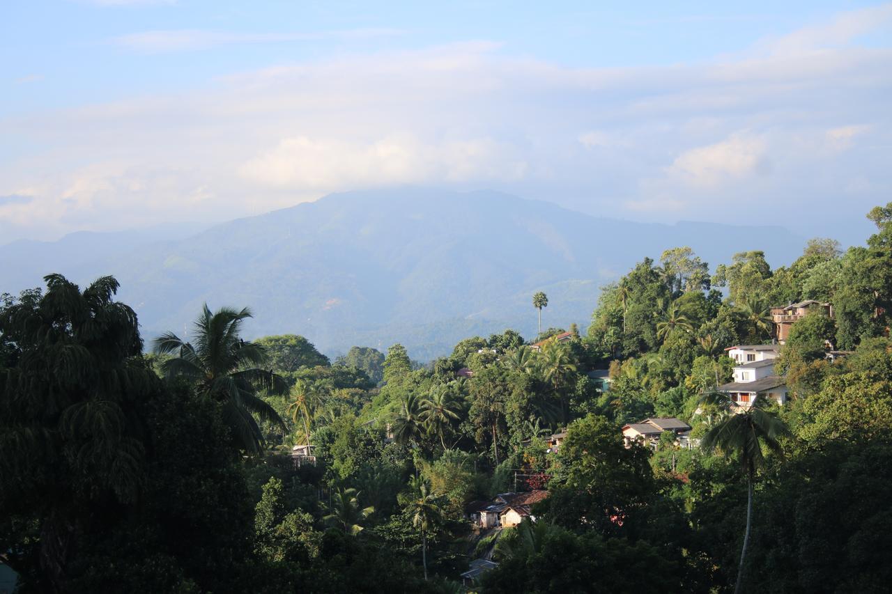 Sky View Grand Hotel Kandy Exterior foto